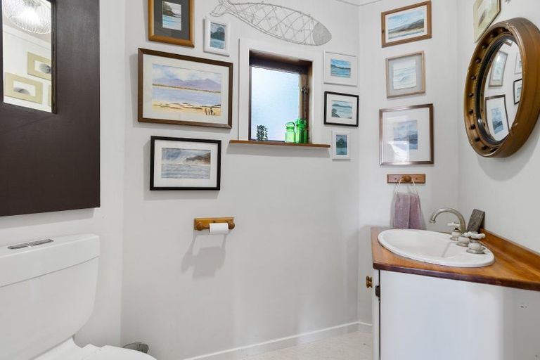 Photo of property in 75 Morley Street, New Plymouth, 4310