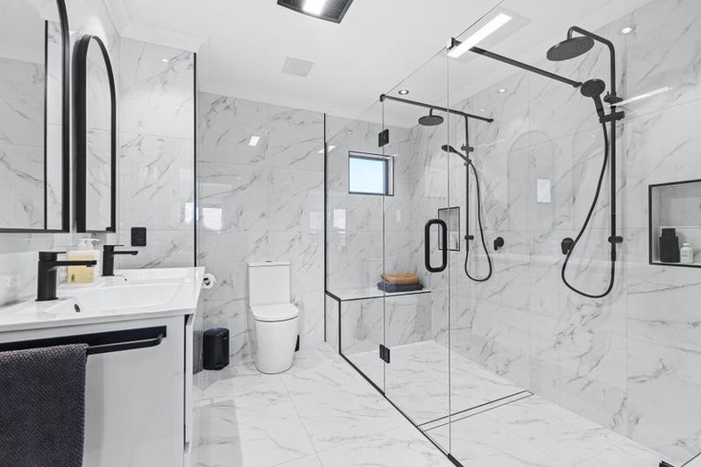 Photo of property in 14a Veale Road, Frankleigh Park, New Plymouth, 4310