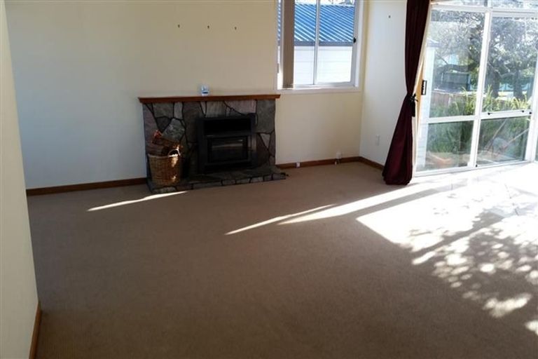 Photo of property in 15 Manu Crescent, Upper Vogeltown, New Plymouth, 4310