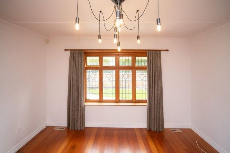 Photo of property in 19 Alan Street, Palmerston North, 4414