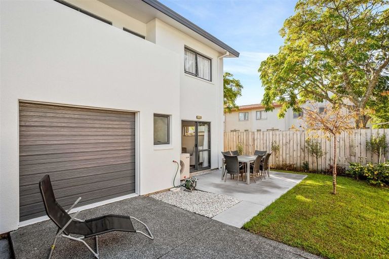 Photo of property in 15 Butia Avenue, Henderson, Auckland, 0612