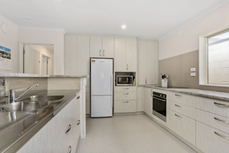 Photo of property in 6a Elizabeth Street, Orewa, 0931