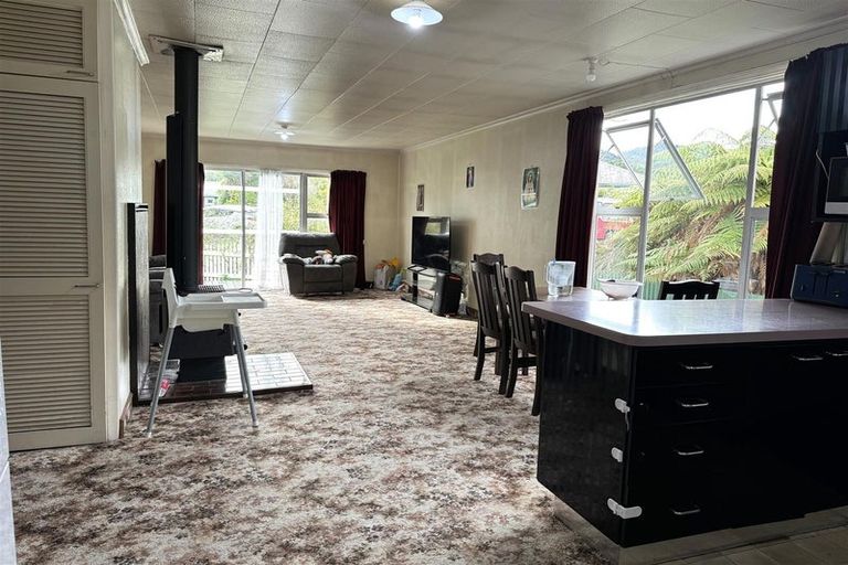 Photo of property in 22 Marsden Road, Greymouth, 7805