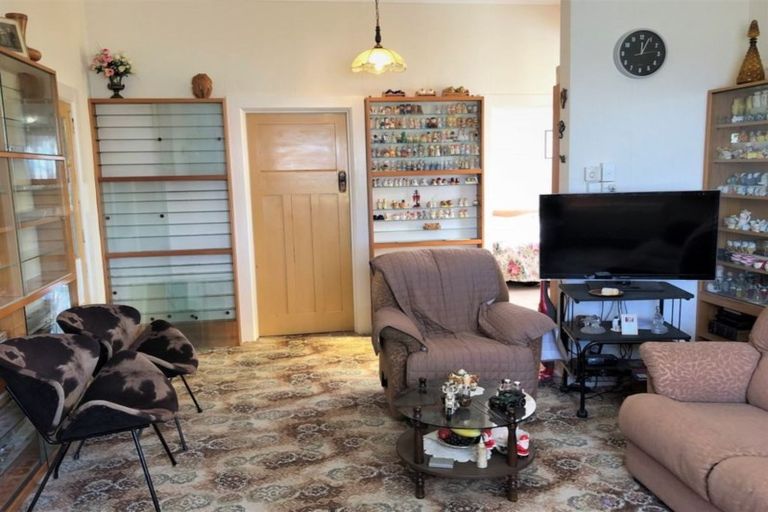 Photo of property in 83 Main Road, Clinton, 9534