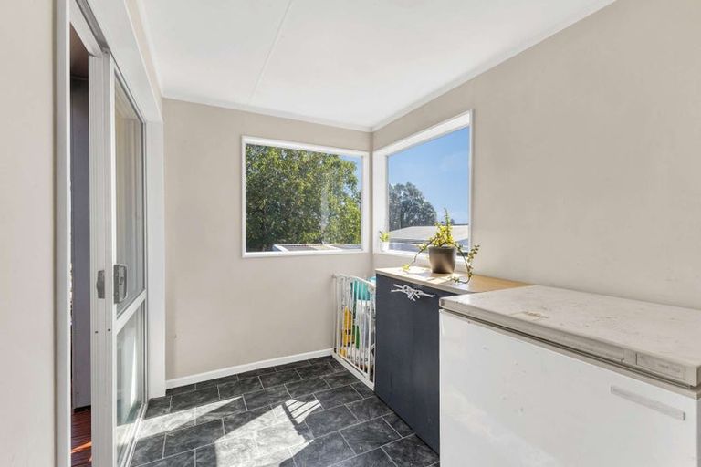 Photo of property in 105 Omata Road, Marfell, New Plymouth, 4310