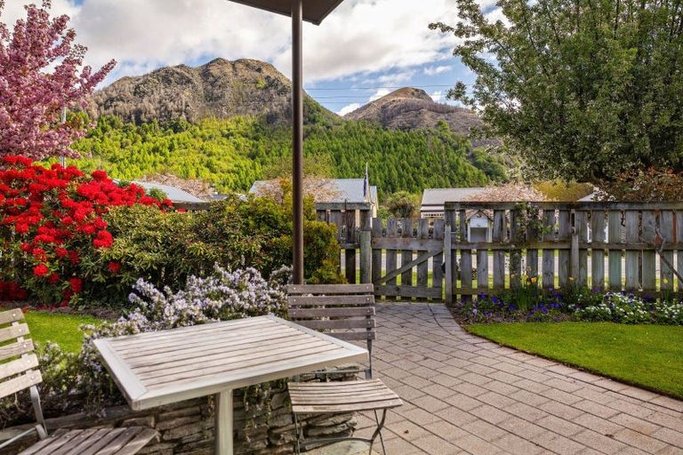 Photo of property in 33 Wiltshire Street, Arrowtown, 9302