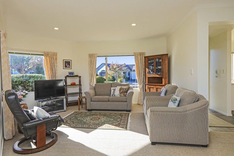 Photo of property in 6 Flemington Place, Taradale, Napier, 4112