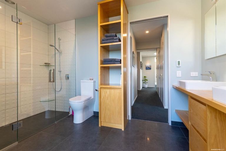 Photo of property in 10 Turnbull Crescent, Wanaka, 9305