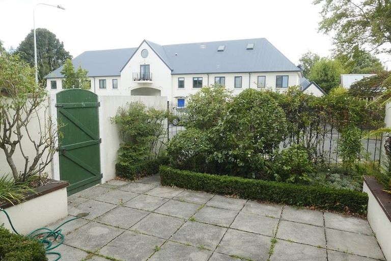 Photo of property in 186c Chester Street East, Christchurch Central, Christchurch, 8011