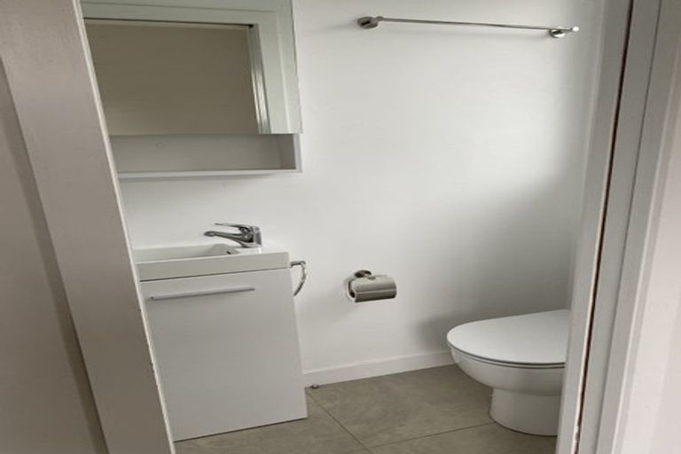 Photo of property in 34b Toru Street, Te Atatu Peninsula, Auckland, 0610