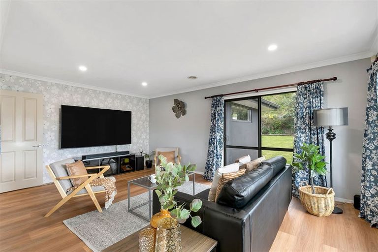 Photo of property in 24 Aotea Drive, Aotea, Porirua, 5024