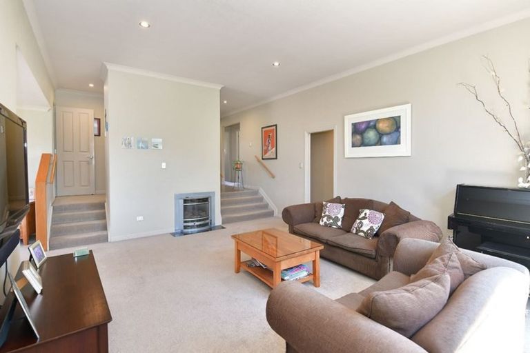 Photo of property in 8 Archer Rayner Place, Greenhithe, Auckland, 0632