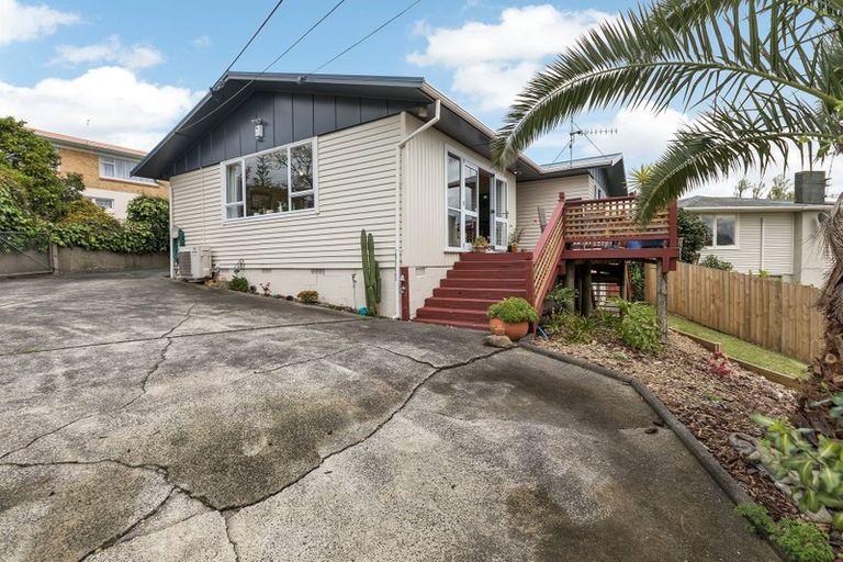 Photo of property in 16 Onerahi Road, Onerahi, Whangarei, 0110