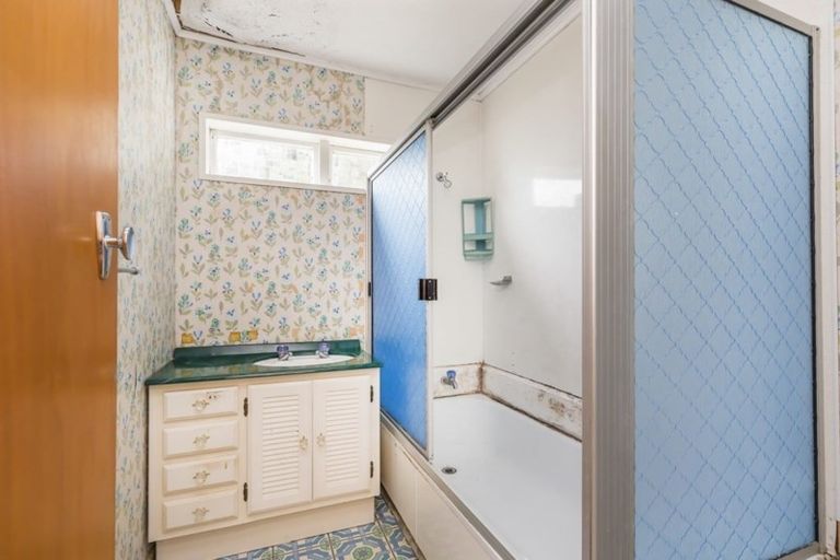 Photo of property in 11 The Spinney, Titahi Bay, Porirua, 5022