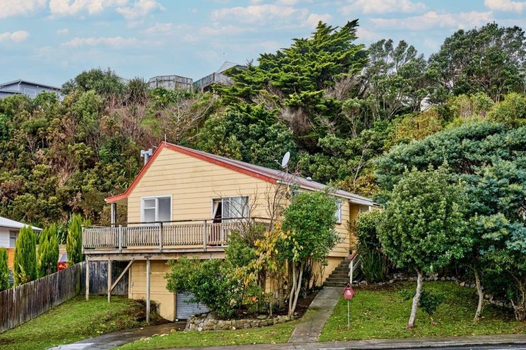 Photo of property in 115 Jamaica Drive, Grenada North, Wellington, 5028