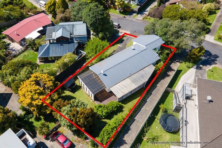 Photo of property in 23 Malters Place, Browns Bay, Auckland, 0630