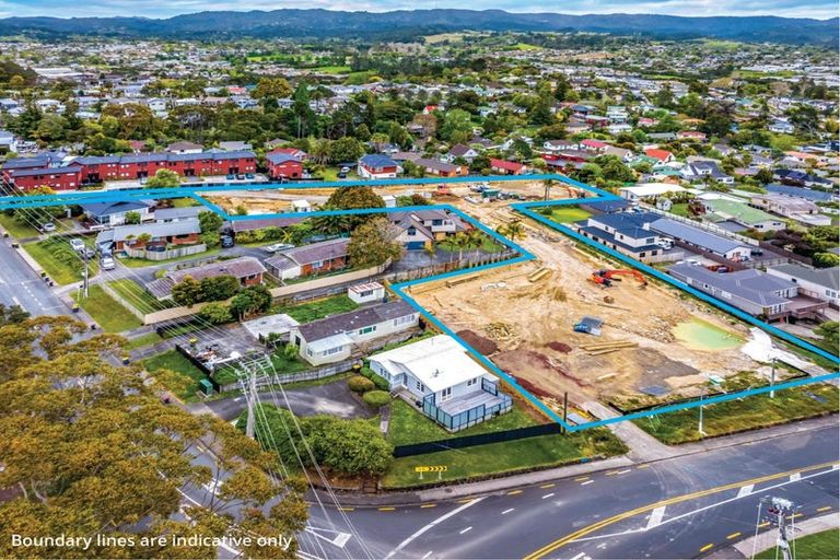 Photo of property in 101 Awaroa Road, Sunnyvale, Auckland, 0612