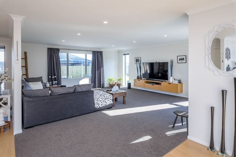 Photo of property in 5 Gladys Place, Levin, 5510