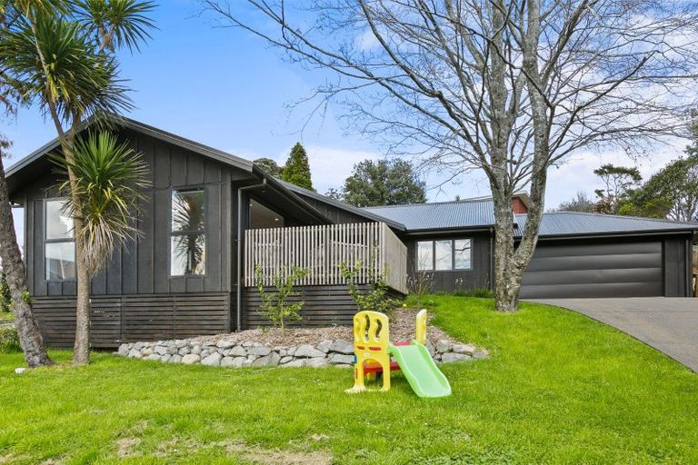 Photo of property in 100 Carthew Street, Okato, 4335