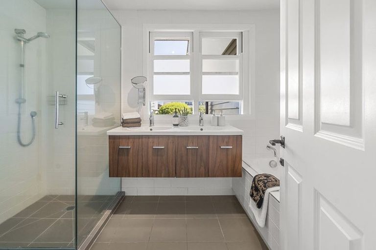 Photo of property in 6 Takarunga Road, Devonport, Auckland, 0624