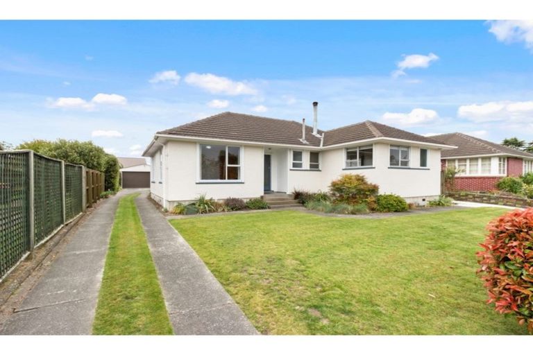 Photo of property in 15 Hillary Crescent, Upper Riccarton, Christchurch, 8041