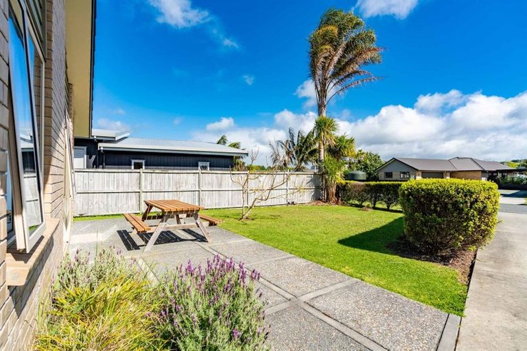 Photo of property in 21 Kedge Drive, Mangawhai, 0505