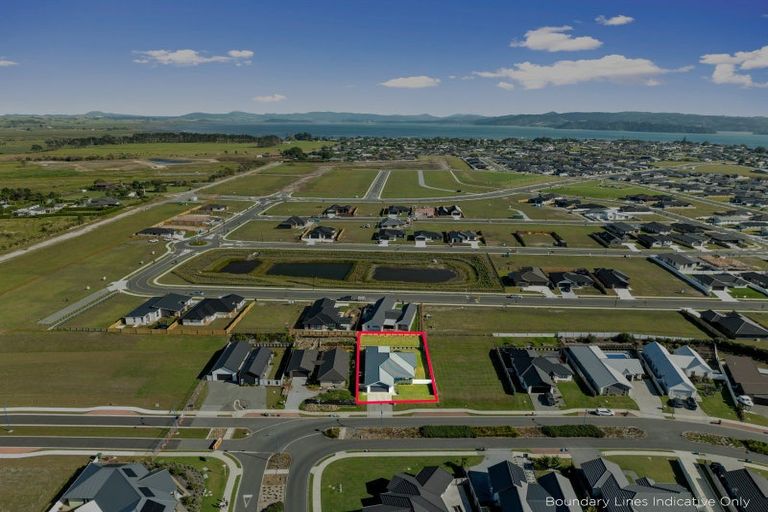 Photo of property in 76 Stace Hopper Drive, One Tree Point, 0118