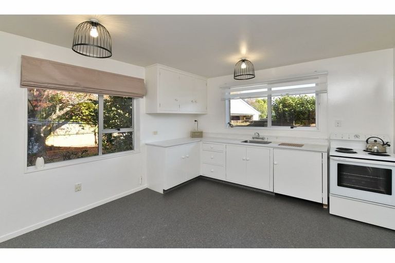 Photo of property in 2/36 Oldwood Street, Bishopdale, Christchurch, 8053
