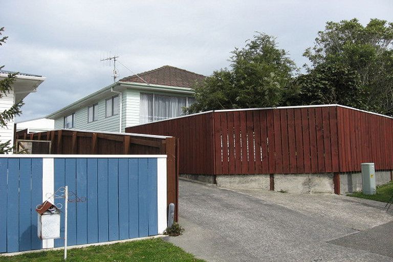 Photo of property in 3 Harlow Grove, Wainuiomata, Lower Hutt, 5014