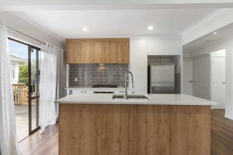 Photo of property in 11 Harrington Road, Henderson, Auckland, 0610