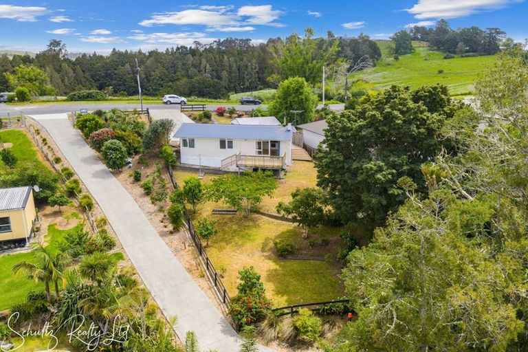 Photo of property in 43 Gorge Road, Maungaturoto, 0520