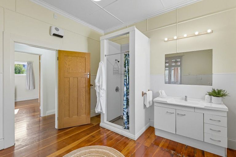 Photo of property in 106 Queen Street West, Levin, 5510