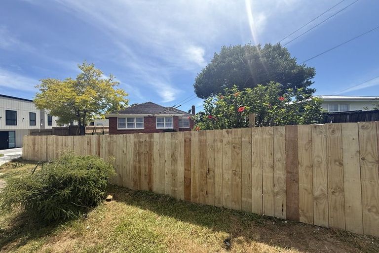 Photo of property in 15 Julian Place, Otara, Auckland, 2023