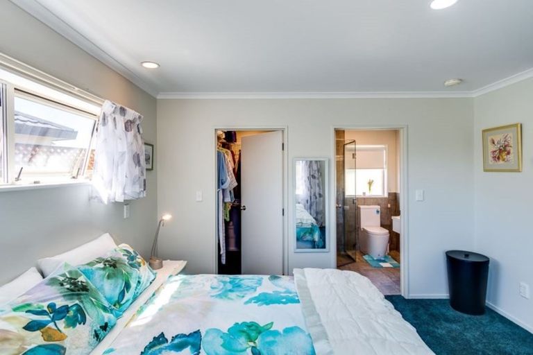 Photo of property in 7 Forbury Way, Taradale, Napier, 4112