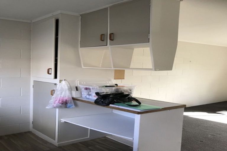 Photo of property in 2/60 Clayburn Road, Glen Eden, Auckland, 0602