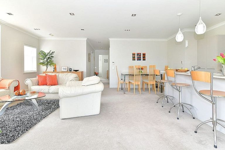 Photo of property in 54 Parkside Drive, Orewa, 0931