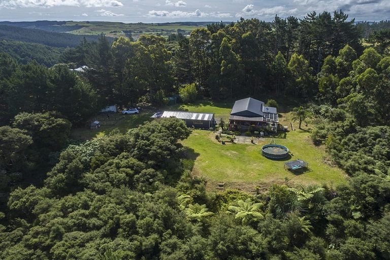 Photo of property in 129 Mcleod Road, South Head, Helensville, 0874