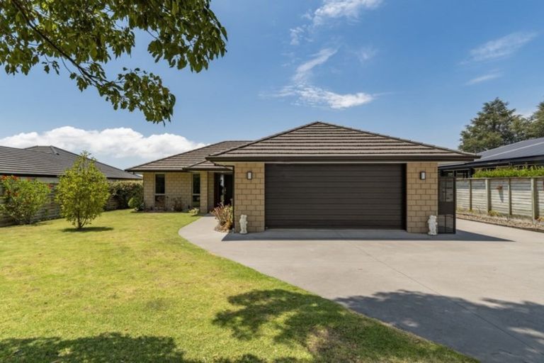 Photo of property in 52 Kayelene Place, Omokoroa, 3114