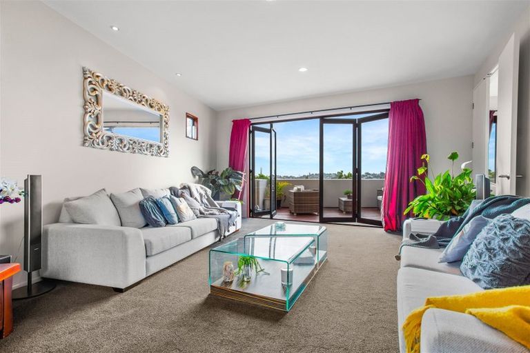 Photo of property in 48 Coventry Way, Long Bay, Auckland, 0630