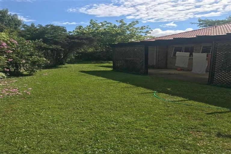 Photo of property in 94 Riverton Drive, Randwick Park, Auckland, 2105