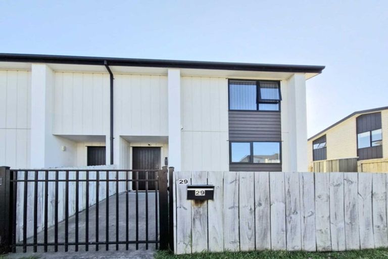 Photo of property in 29 Discovery Place, Marfell, New Plymouth, 4310