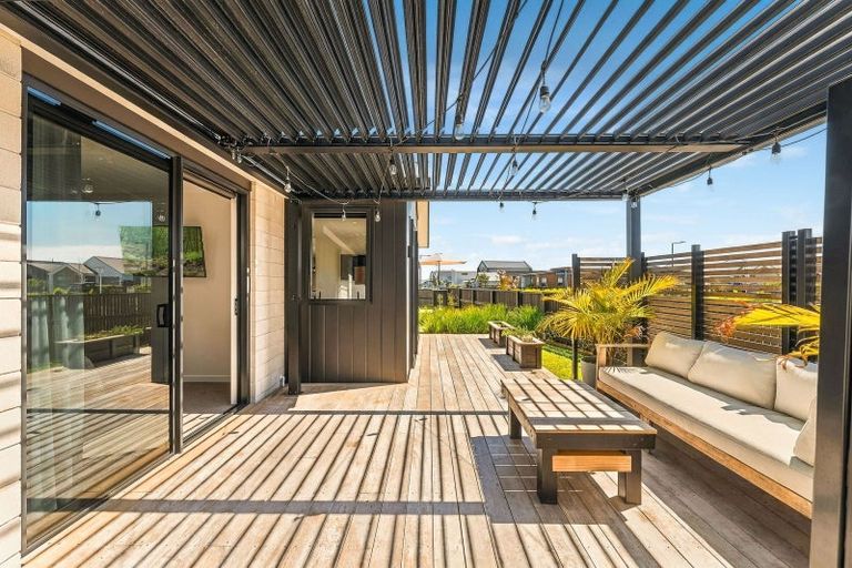 Photo of property in 1 Chrysler Street, Papamoa, 3118