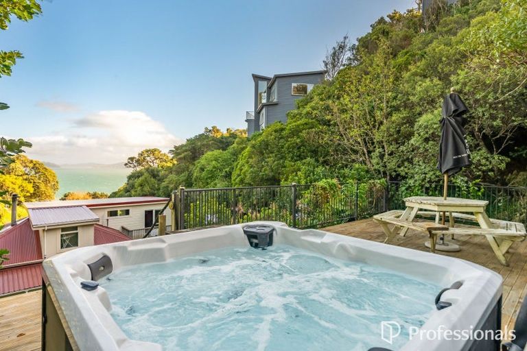 Photo of property in 42 Korokoro Road, Korokoro, Lower Hutt, 5012