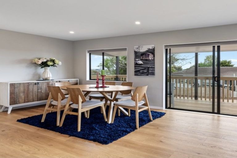 Photo of property in 168 Luckens Road, West Harbour, Auckland, 0618