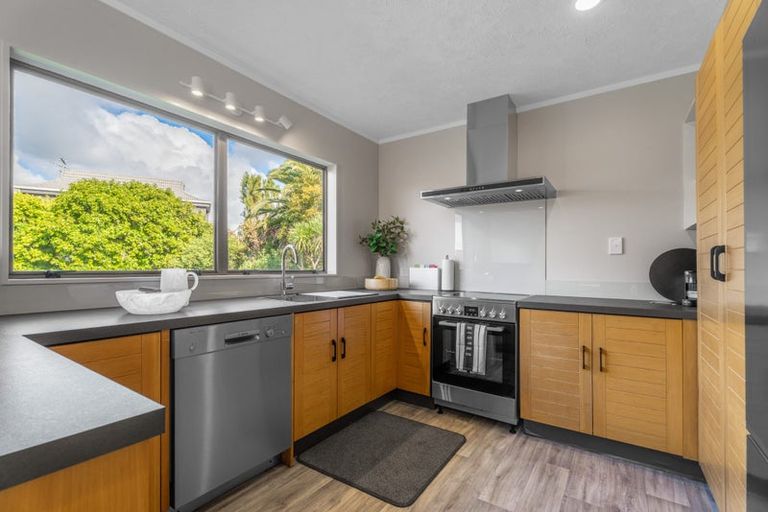 Photo of property in 11 Stevenson Way, Cockle Bay, Auckland, 2014