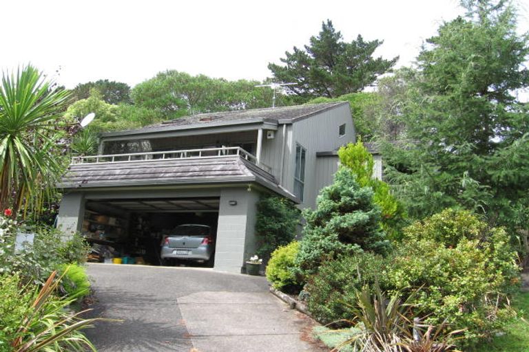 Photo of property in 7 Tree Fern Trail, Campbells Bay, Auckland, 0630