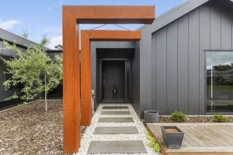 Photo of property in 9b Cross Street, Lepperton, New Plymouth, 4373