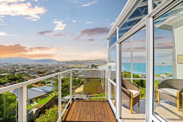 Photo of property in 106 Cliffs Road, Saint Clair, Dunedin, 9012