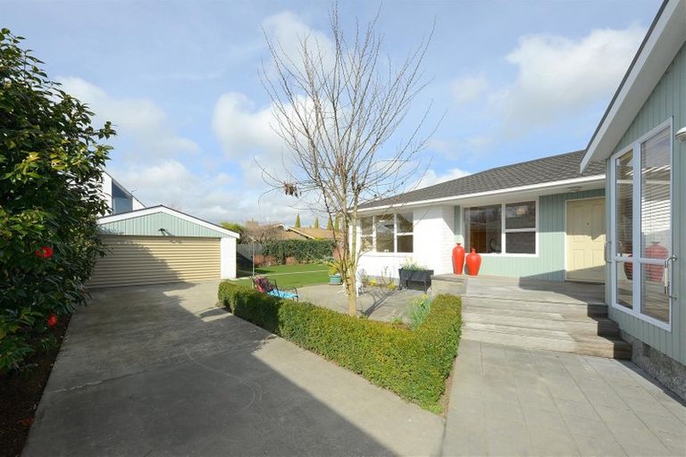 Photo of property in 50 Glenharrow Avenue, Avonhead, Christchurch, 8042