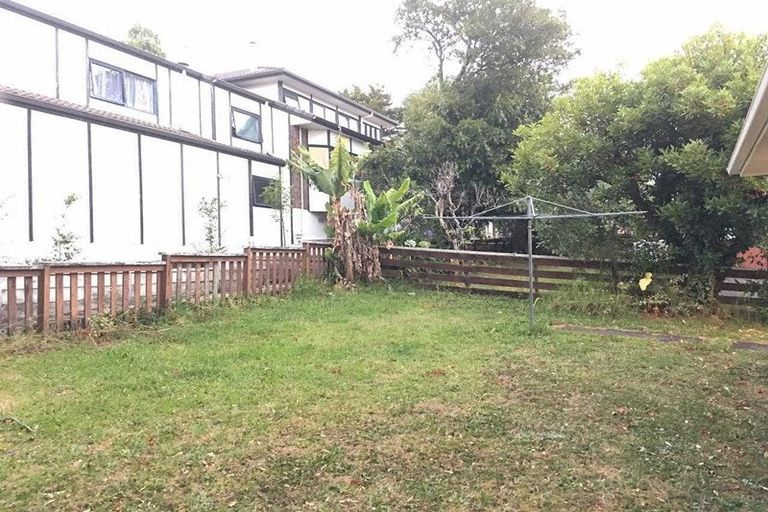Photo of property in 2/99 Archers Road, Hillcrest, Auckland, 0629